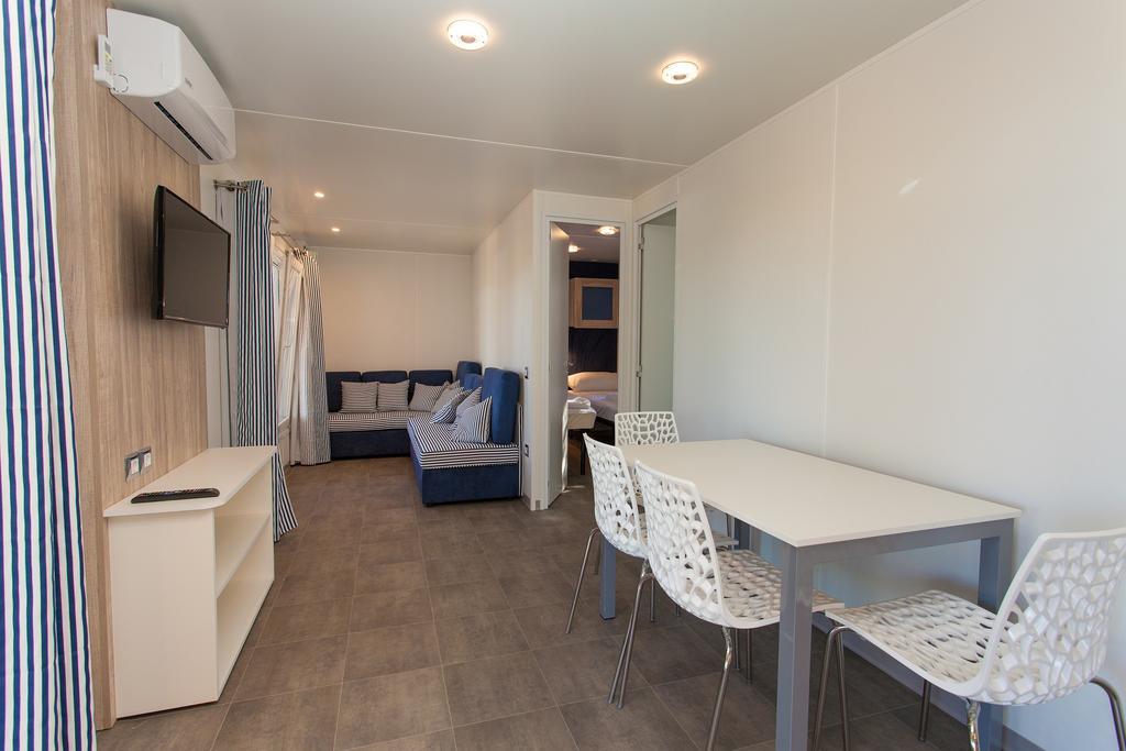 Mobile Homes And Apartments St,Denis 普纳特 外观 照片
